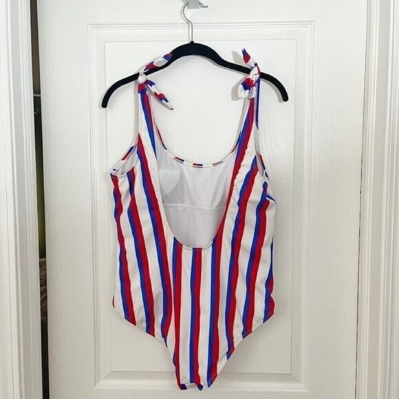 No Boundaries Patriotic One Piece Stripes Adjustable Strap High Leg Swimsuit - Picture 6 of 10